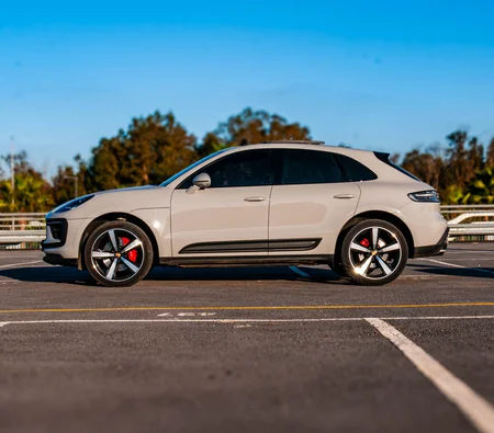 rontal Porsche Macan S 2024 tanger